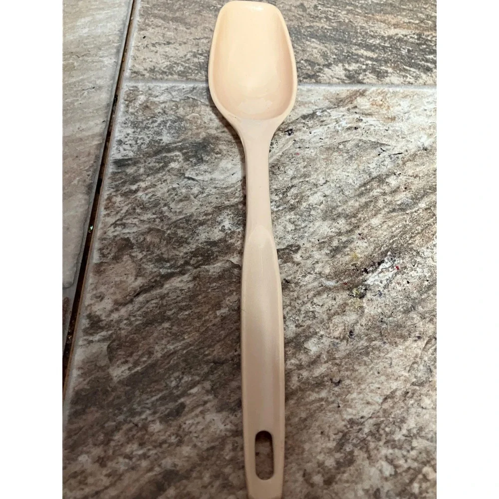 Vintage Style Peach Melamine Mixing 10.25 Inch Kitchen Utensil Made in China